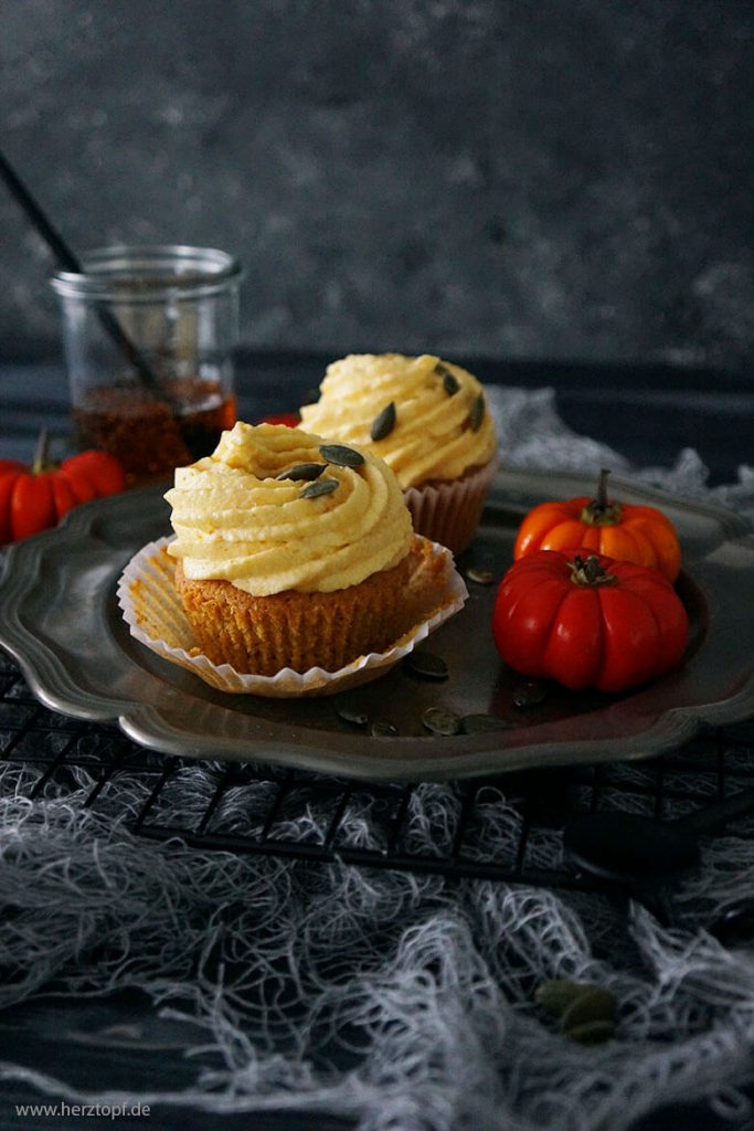 Pumpkin Spice Cupcakes | Kürbis-Cupcakes mit einer Kürbis-Buttercreme